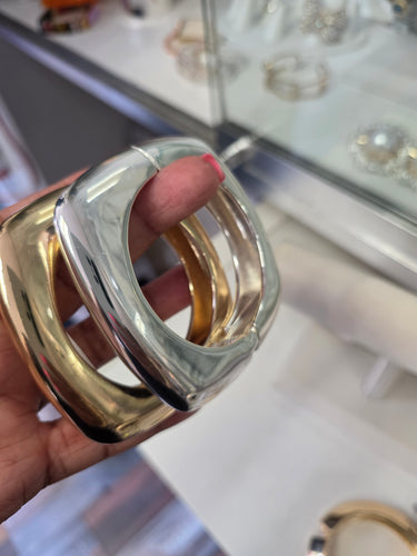 Kia bracelet