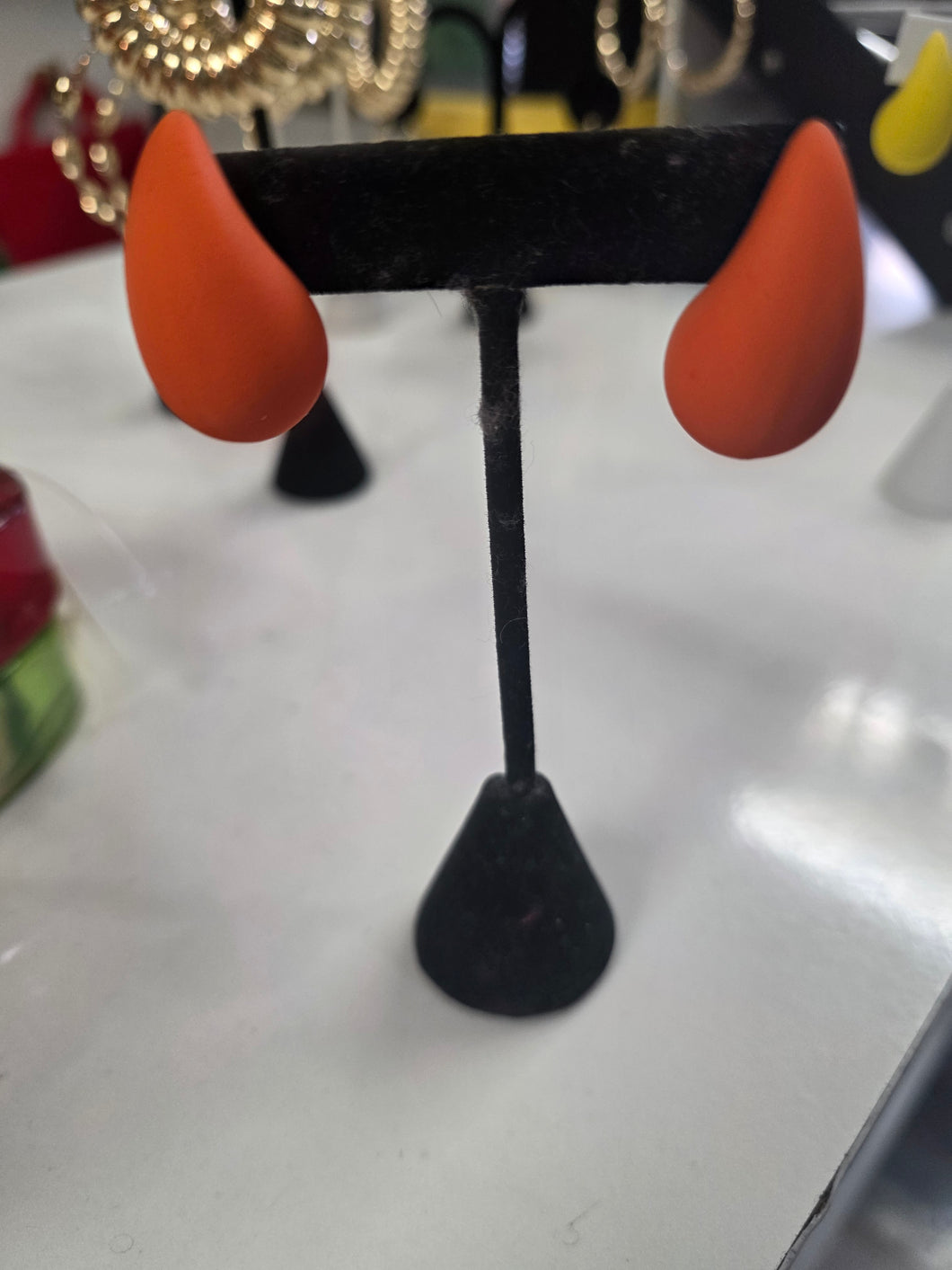 Tear drop earrings (color shown)