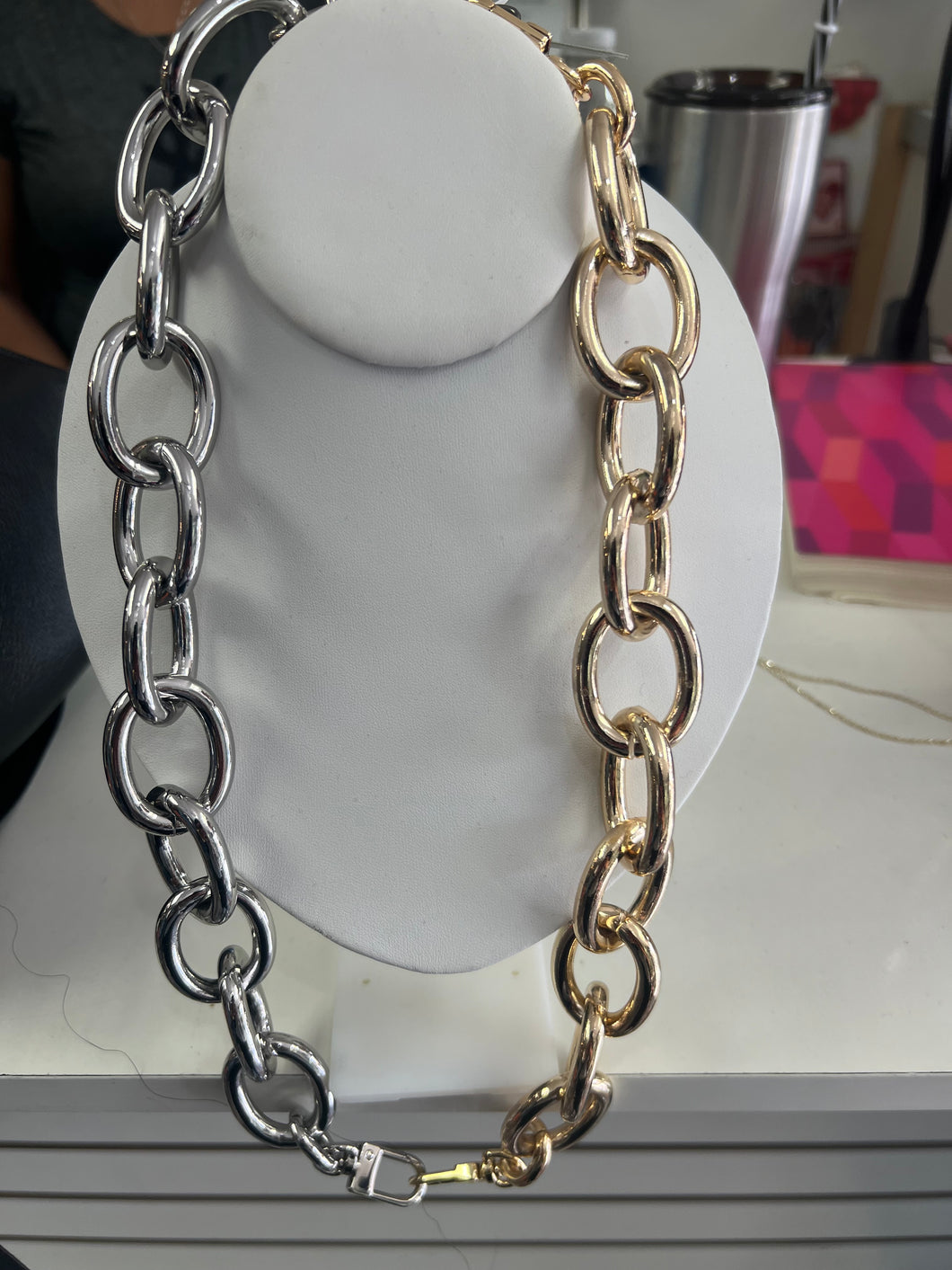 Two tone link chain